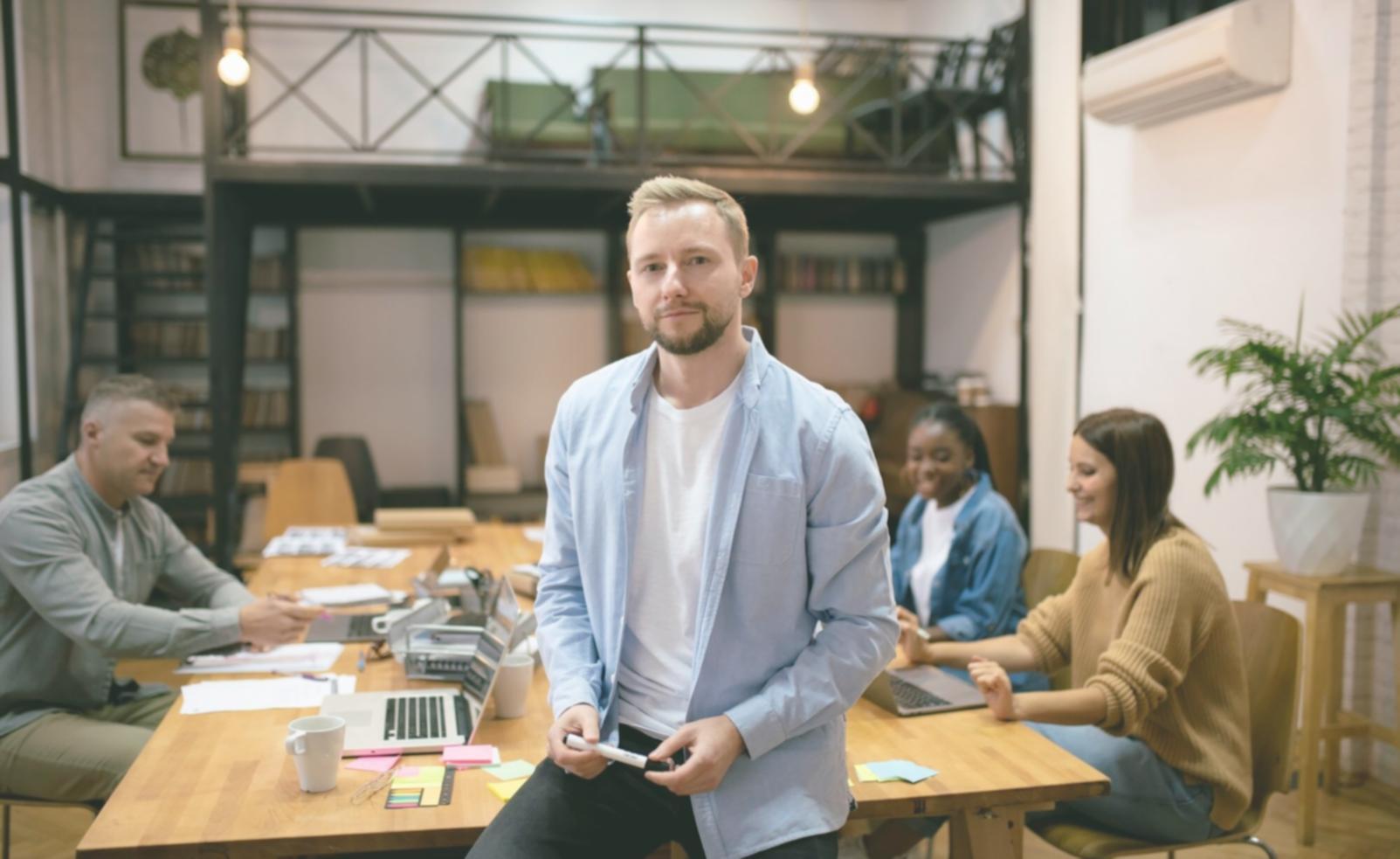 Notre équipe de conseillers financiers en réunion de travail